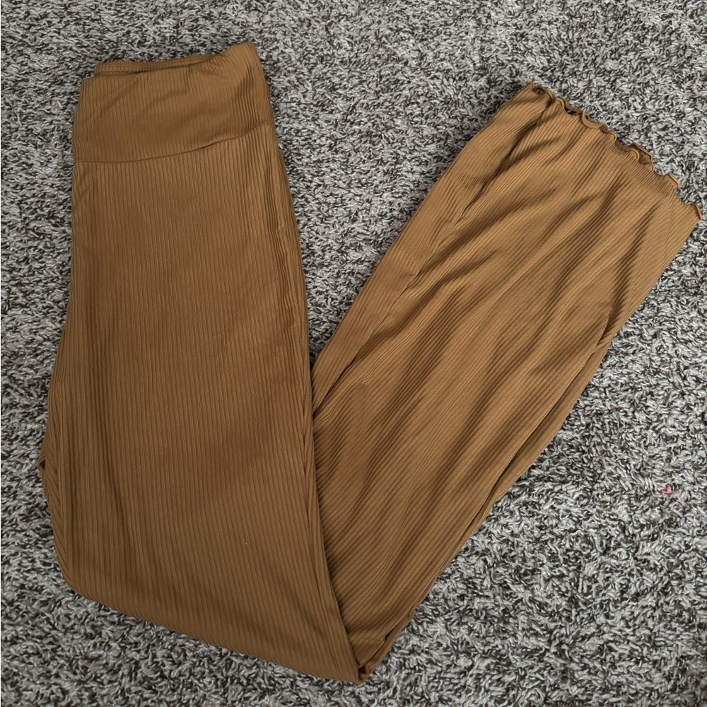No Boundaries Flared Leggings | Medium (7-9)
